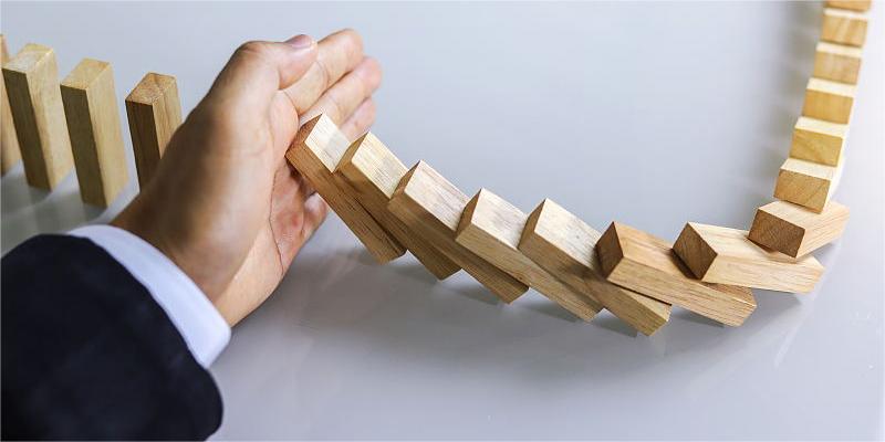 券商圈的“小龍蝦”雙面局 左手研報掘金忙 右手禁令急剎車